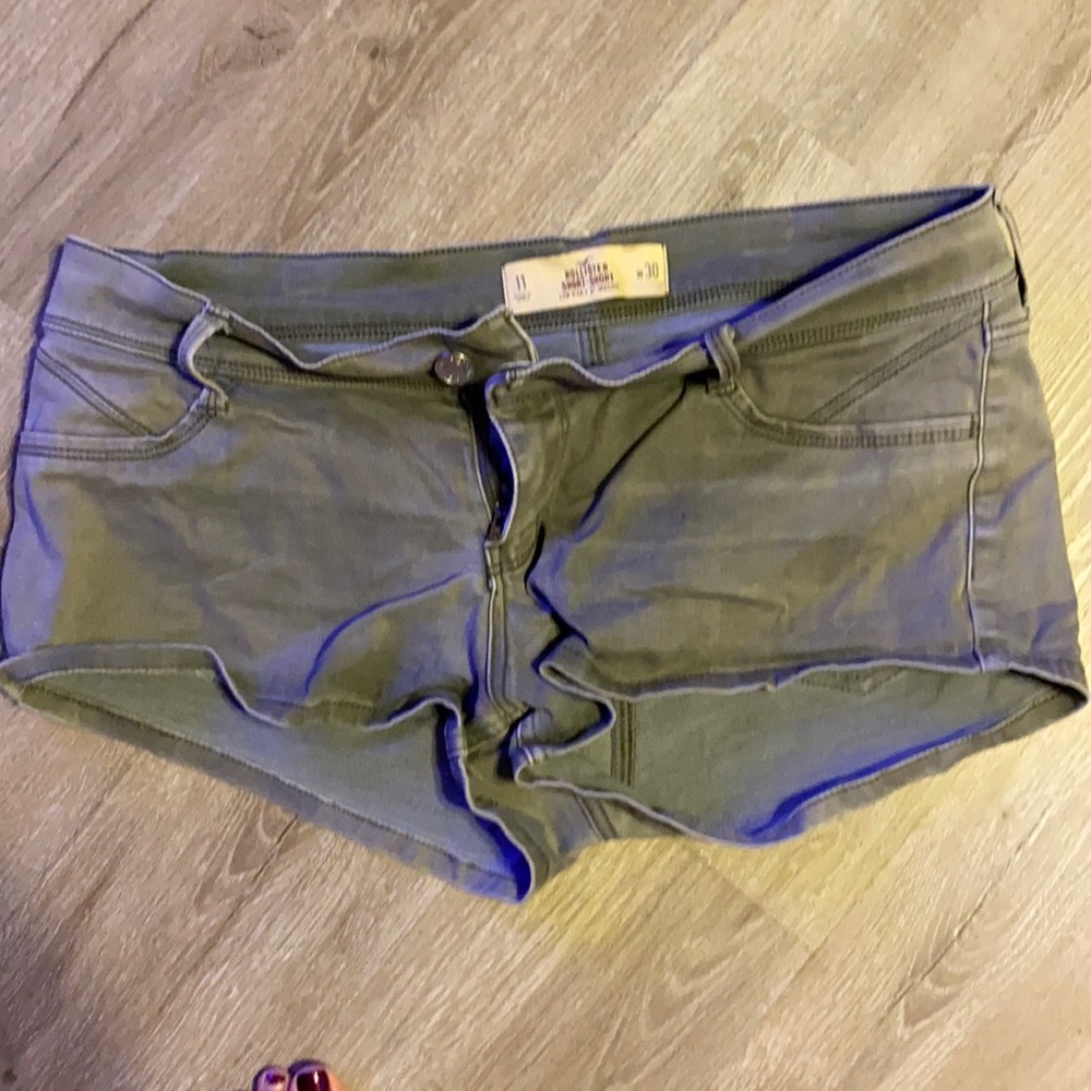 🎉🎉🎉🎉GREEN HOLLISTER SHORTS🎉🎉🎉